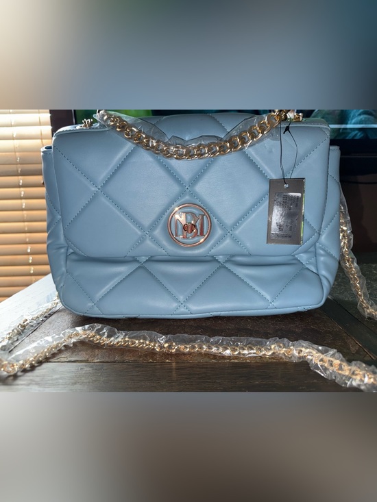 Badgley Mischka Handbags - Badgley Mischka quilted blue faux leather crossbody bag with a gold chain strap